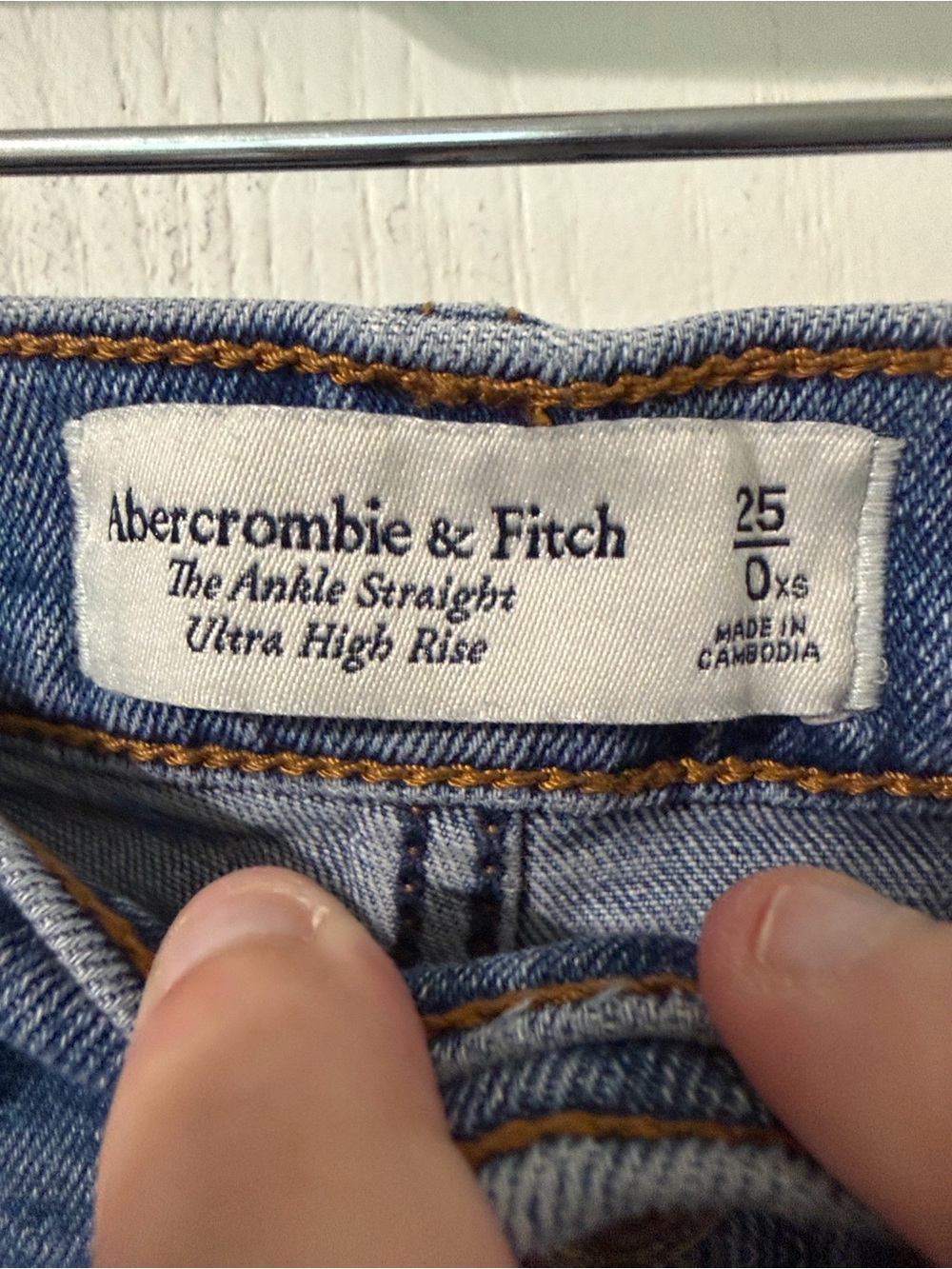 Abercrombie & Fitch The Ankle Straight Ultra High Rise Like New Size 25/0 - Picture 2 of 7